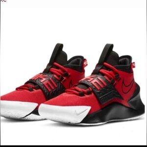 NIKE FUTURE COURT 3 SHOES 6Y YOUTH NEW NWOB BLACK RED BOY/GIRL BASKETBALL SHOES